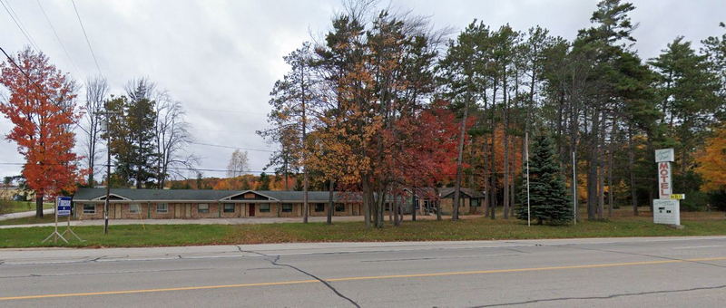 Norway Pines - Street View Before Demolition (newer photo)